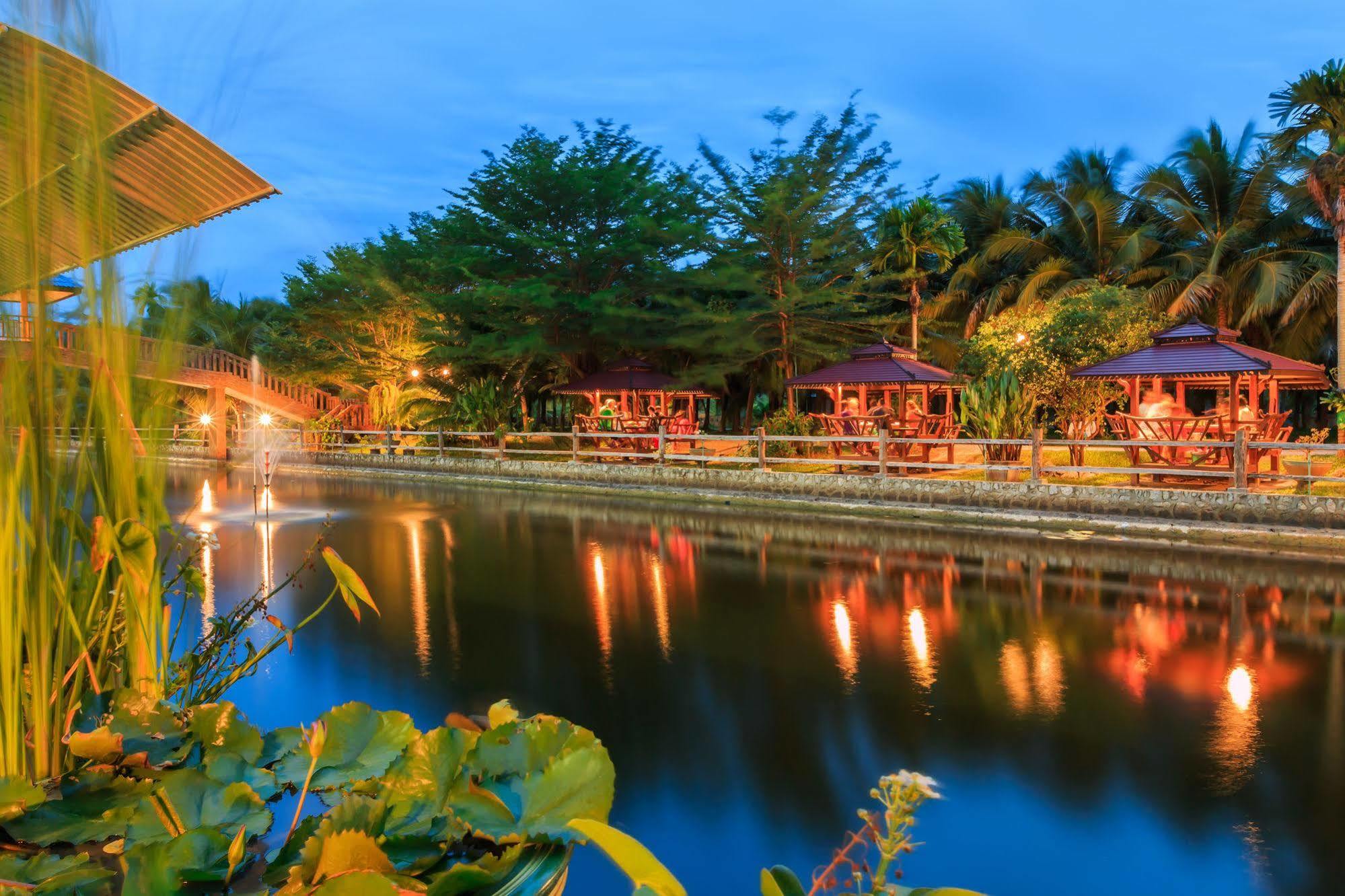 Coconut Resort Rayong Exterior foto