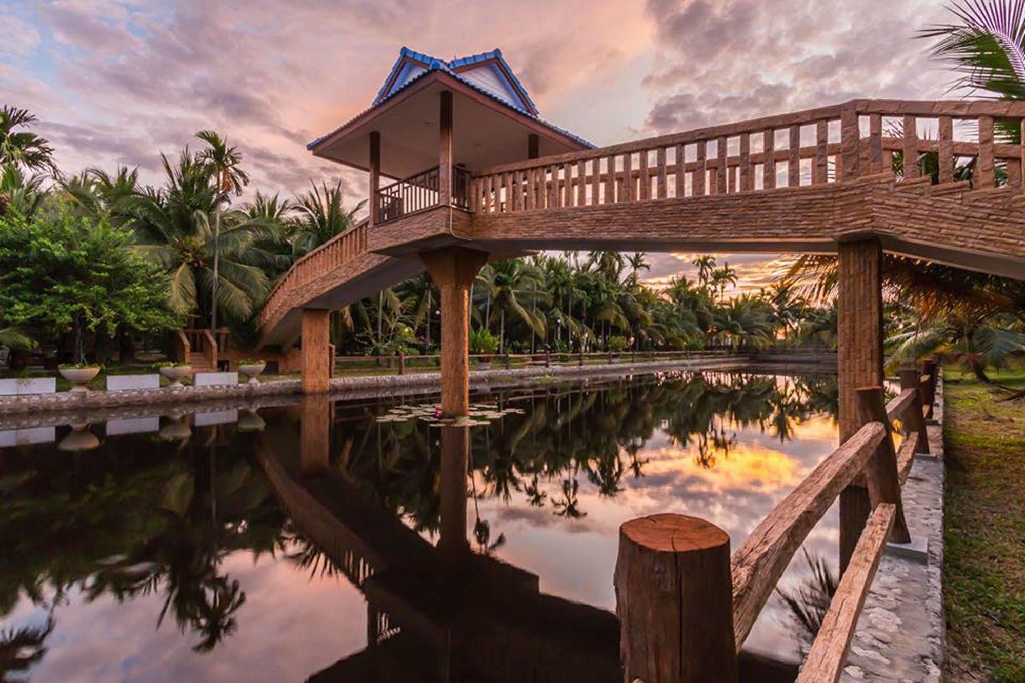 Coconut Resort Rayong Exterior foto